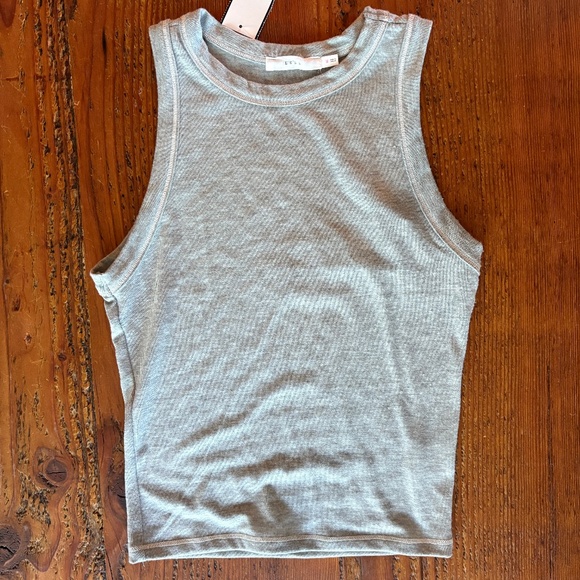 NWT Lush Cropped Tank Top in Grey with White Stitching Size Medium - Picture 1 of 8